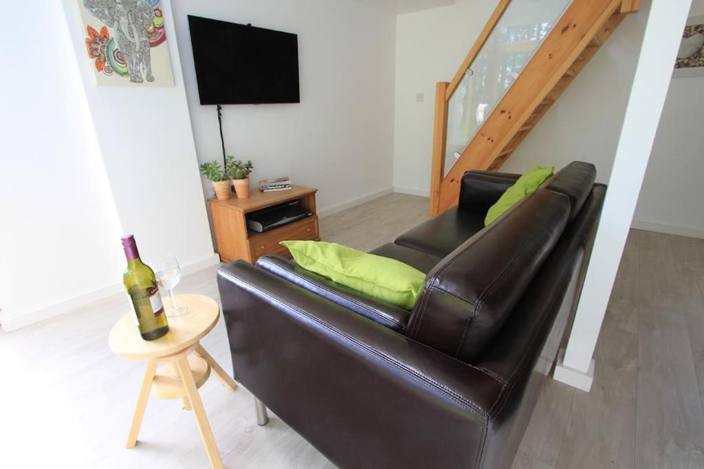 Orchard Nook - Sleeps 4, 2 Bedrooms เคนดัล ภายนอก รูปภาพ